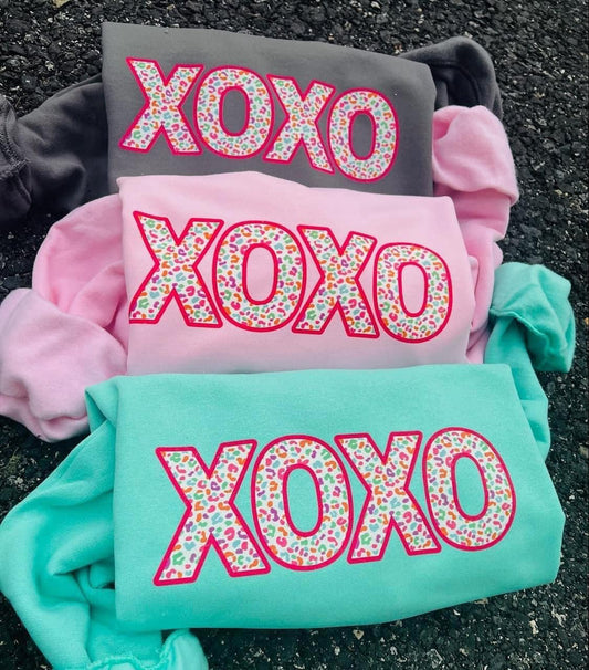 Xoxo multicolor crew